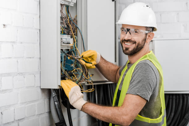 Best Local Electrician Companies  in Keewatin, MN